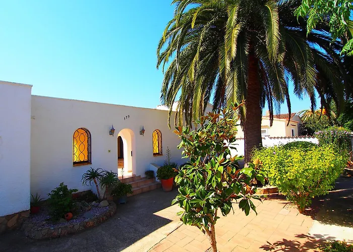 Villa Alberes By Interhome Empuriabrava